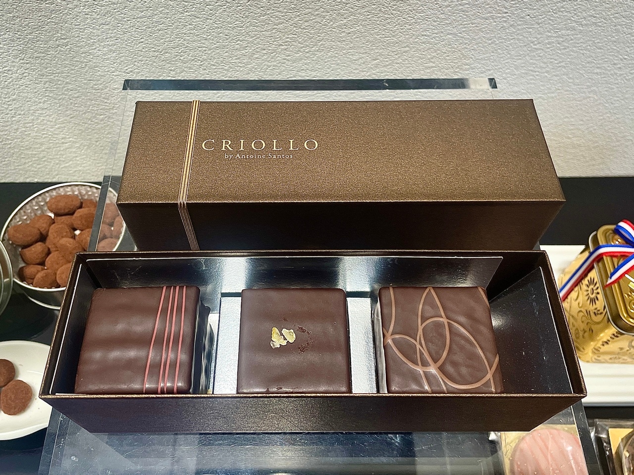 フレーバーは、左から「フィグ×カシス」「ゆず」「プラリネ」。