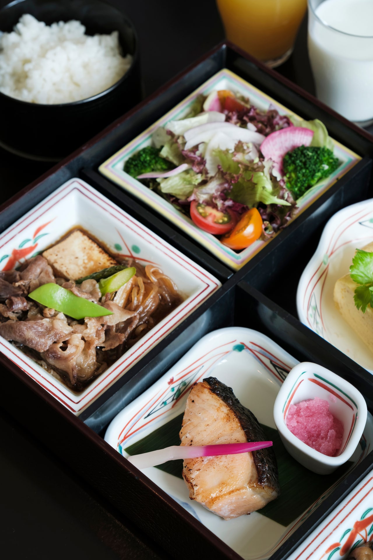 豪華な内容、ごはんも進む。