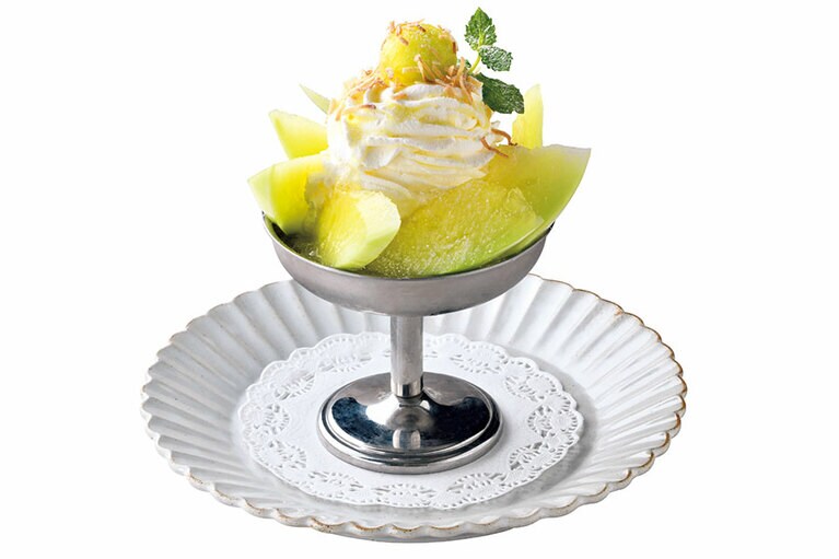 メロンと白ワインゼリーのパフェ 1,320円／キハチ カフェ 日比谷シャンテ