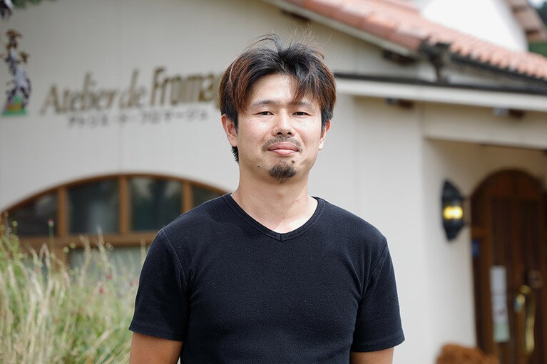 「アトリエ・ド・フロマージュ」のチーフ・塩川和史さん。
