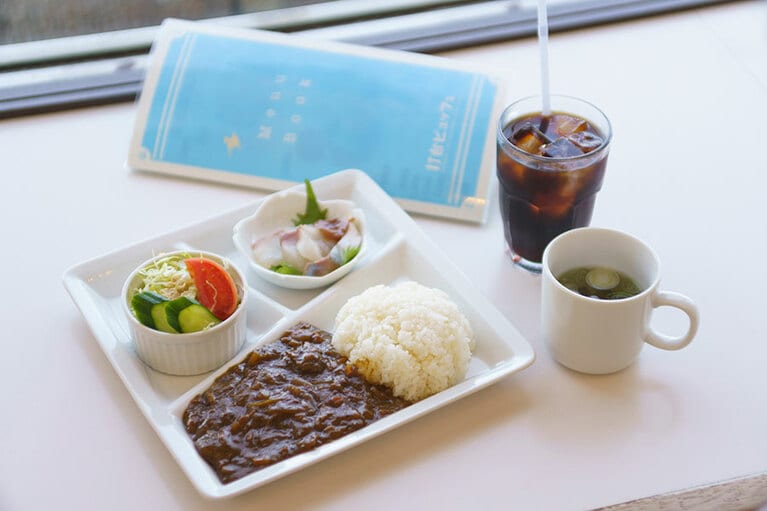 灯台ビュッフェのカレーライス。