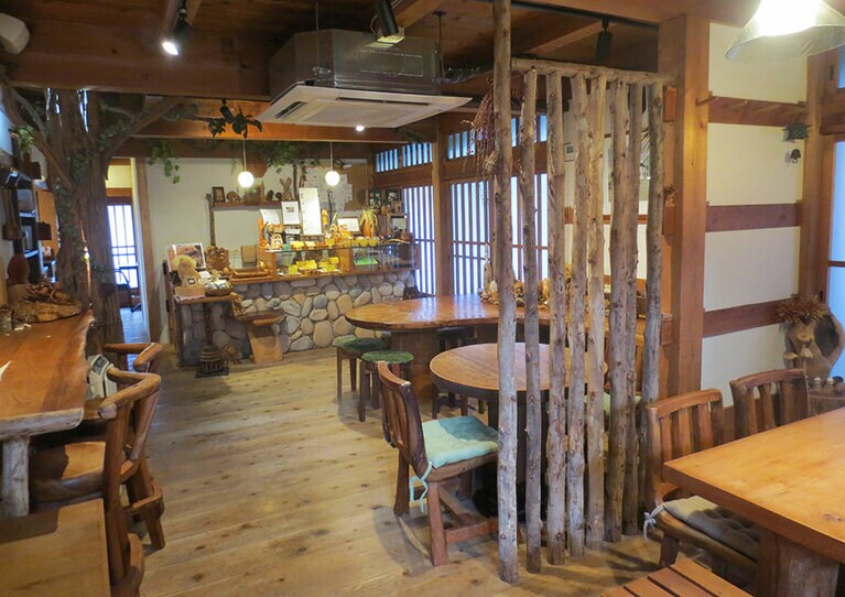 店内はトトロの森をイメージ。