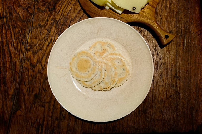 おしゃれ晩餐のお供、ウォーターシンズのファインクラッカー。