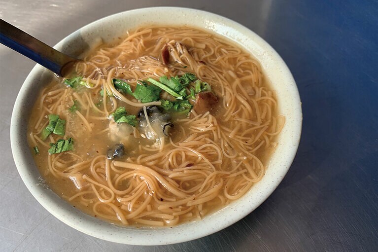 写真は麺線 (小40元)、小でもかなりのボリュームです。大は55元。具無しバージョンの「清麺線」は、大35元、小25元。
