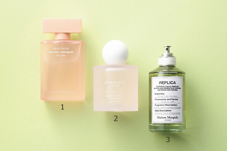 1：フォーハー ムスクヌード オードパルファム 50mL 16,280円／ナルシソ ロドリゲス パルファム（2024年4月3日発売） 
2：サクラ チェリー ブロッサム コロン 100mL 22,660円／ジョー マローン ロンドン（数量限定発売中） 
3：メゾン マルジェラ レプリカ オードトワレ フロム ザ ガーデン 100mL 23,540円／メゾン マルジェラ フレグランス