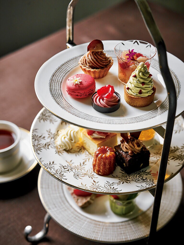 ストリングス・アフタヌーンティー TO GO 全15種、紅茶付き(1人分) 4,000円／ストリングスホテル東京 インターコンチネンタル