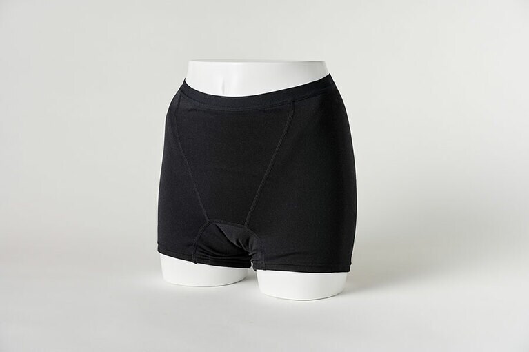 ベア ウルトラ ヘビー＆ナイト ショーツ 8,690円。