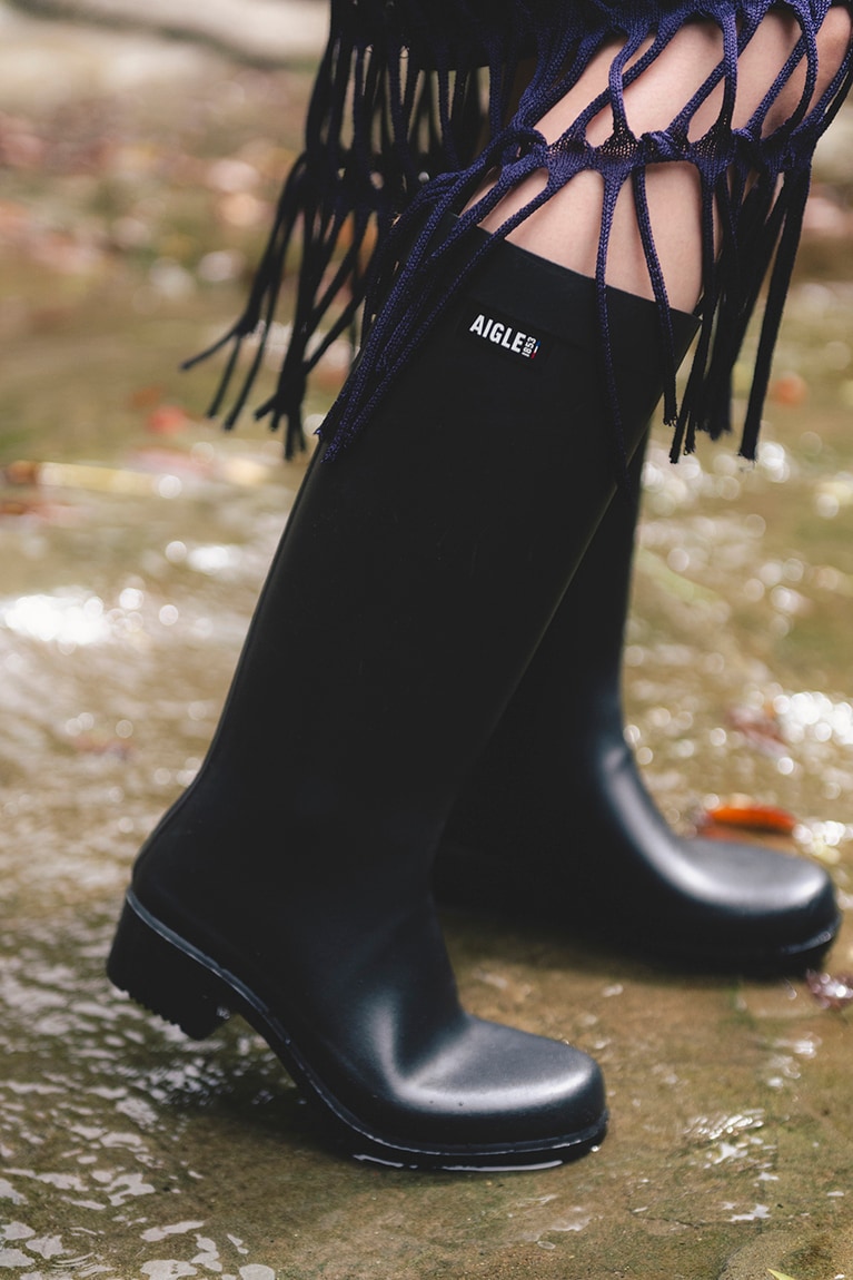 ヒールラバーブーツの「ミスジュリエット」をモダンにアップデートしたエーグルの新定番「ミリカ」。エレガントでいて、足首回りにシワが寄らないスッキリしたシルエットも魅力。ロング丈 31,900円。