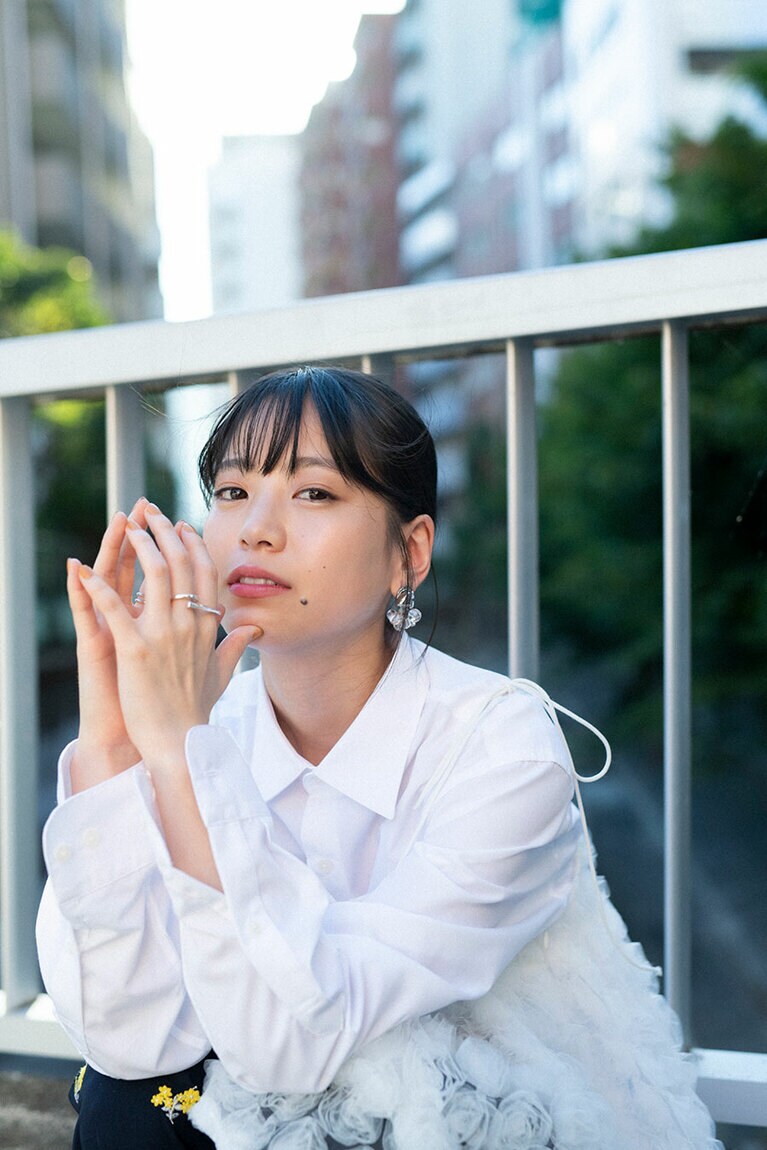 「大きなお鍋で大量の給食を作ったりしてみたい」と語る中井友望さん／撮影 文藝春秋