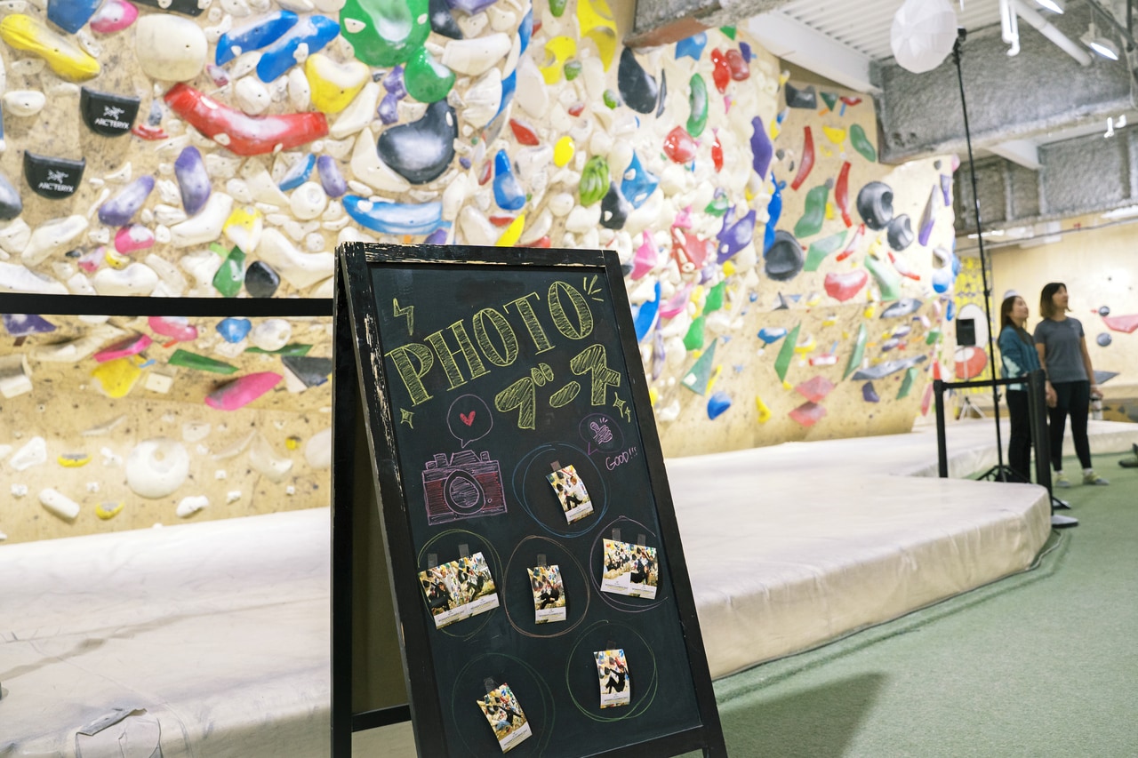 ボルダリングしている場面をプロカメラマンに撮影してもらえば一生の思い出に。