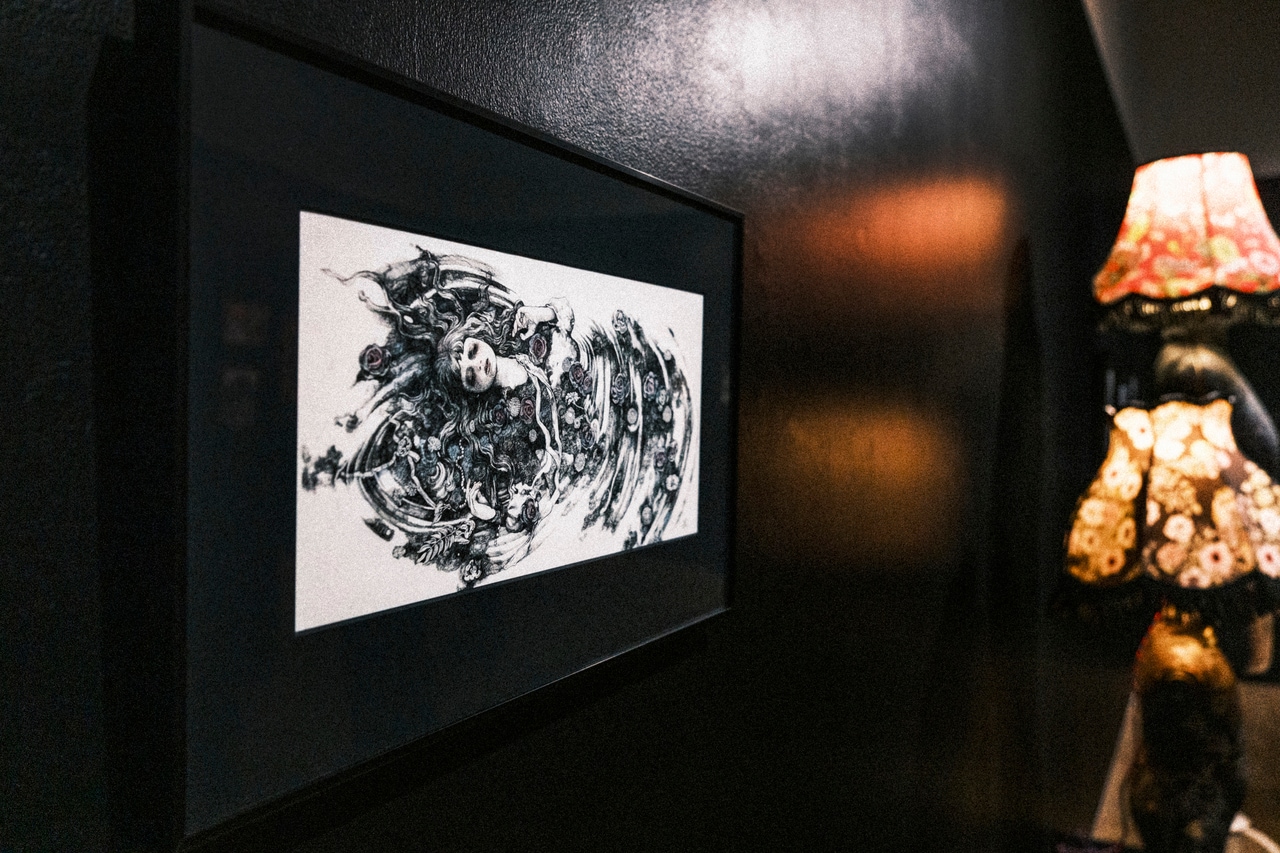 熱狂的なファンを数多く持つヒグチユウコさんの作品も。