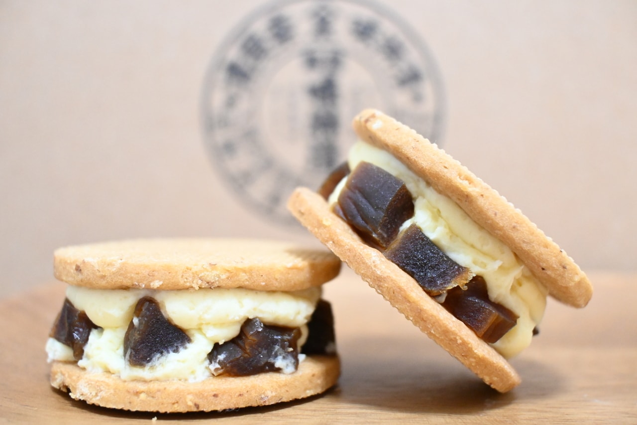 午前中には売り切れてしまう人気商品。奈良漬バターサンド 6個入り 2,592円／田中長奈良漬店