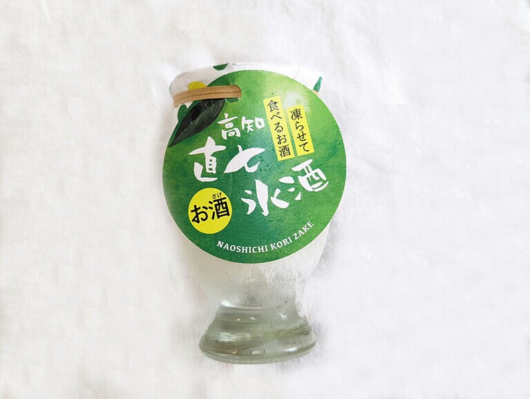 凍らせて食べるお酒 直七氷酒 398円。