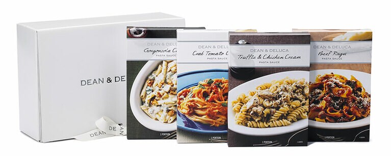 パスタソースは全4種類。右から2つ目がトリュフとチキンのクリームソース。