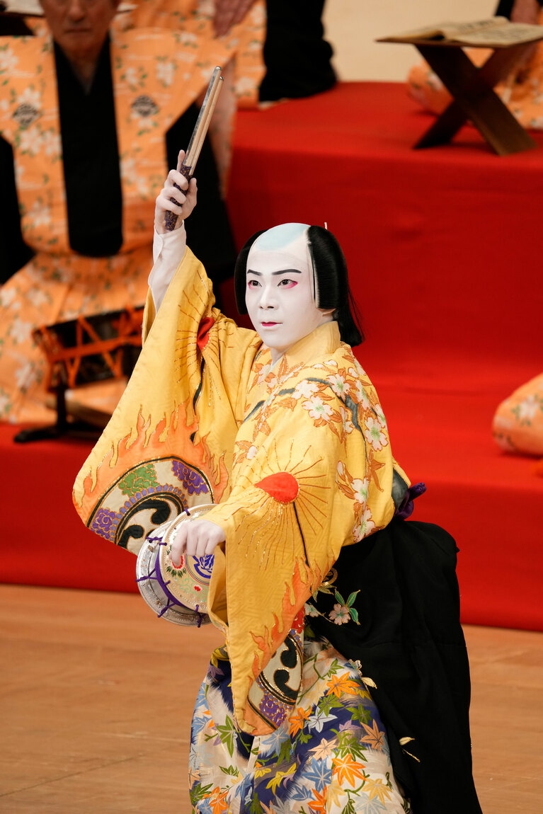 『男女道成寺』白拍子桜子実は狂言師左近　©松竹