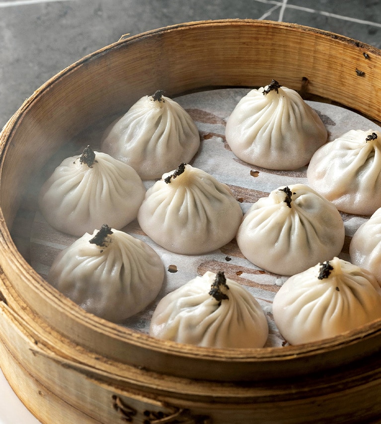 「松露小籠湯包」460元（10個）。