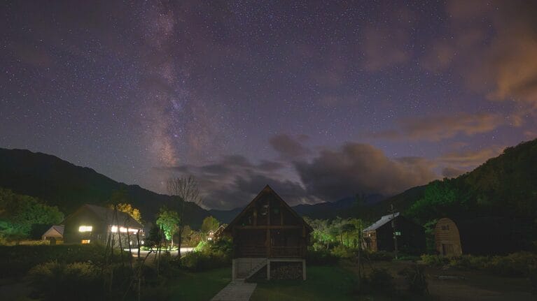 天の川や大星雲を見るなら新月に近い日がおすすめとのこと。