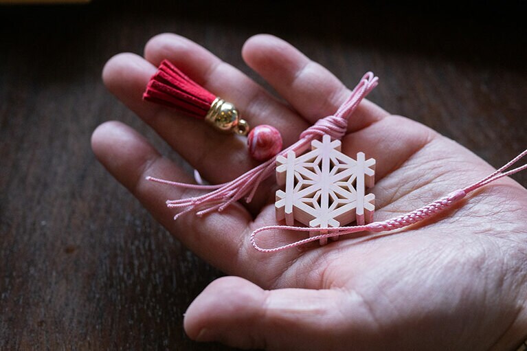 同系色を選べば無難にまとまるが、反対色で冒険するのもあり。