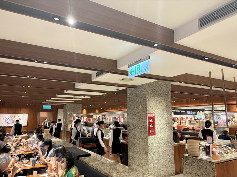 鼎泰豊A4店の店内。