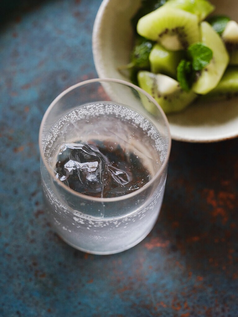 キウイとミントのオイルマリネ。