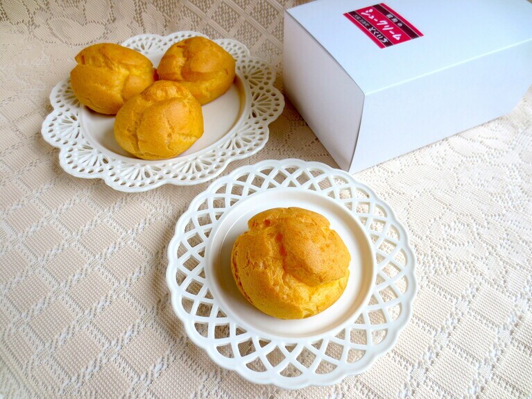 「とくいち」の昭和のシュークリーム。