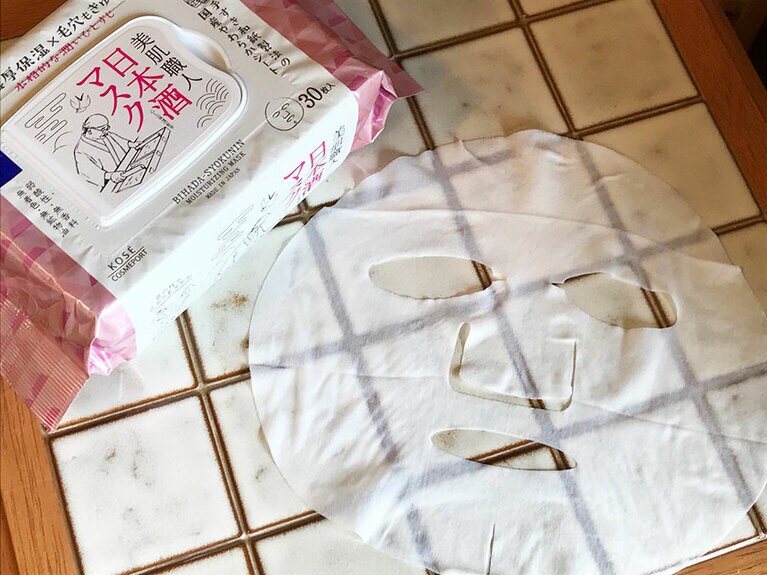 容器から引き出したときにあまりびったりと折りたたまれていず、サッと広げやすいように工夫されている。忙しい朝にもぴったり。