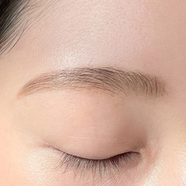 アイブロウカラーを塗る前。