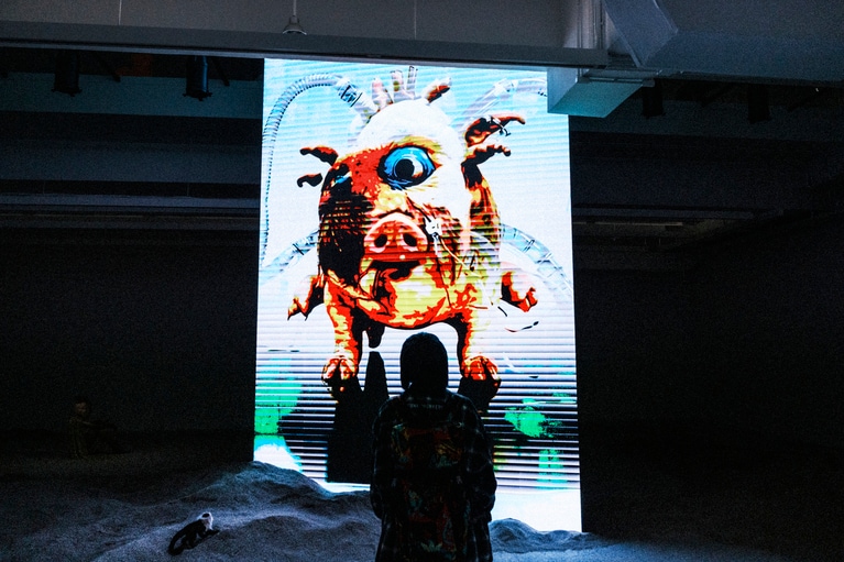 山内祥太さんの新作《Being... Us？》。