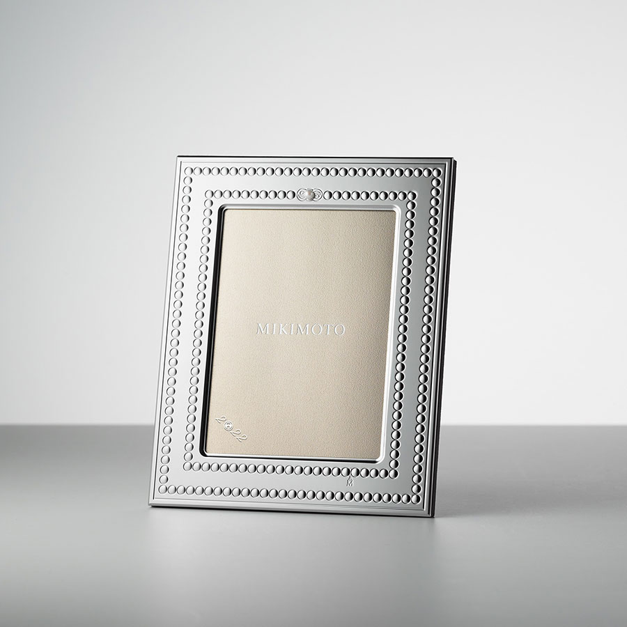 Photo Frame アコヤ真珠・真鍮製 H16.5×W13.3cm 16,500円。