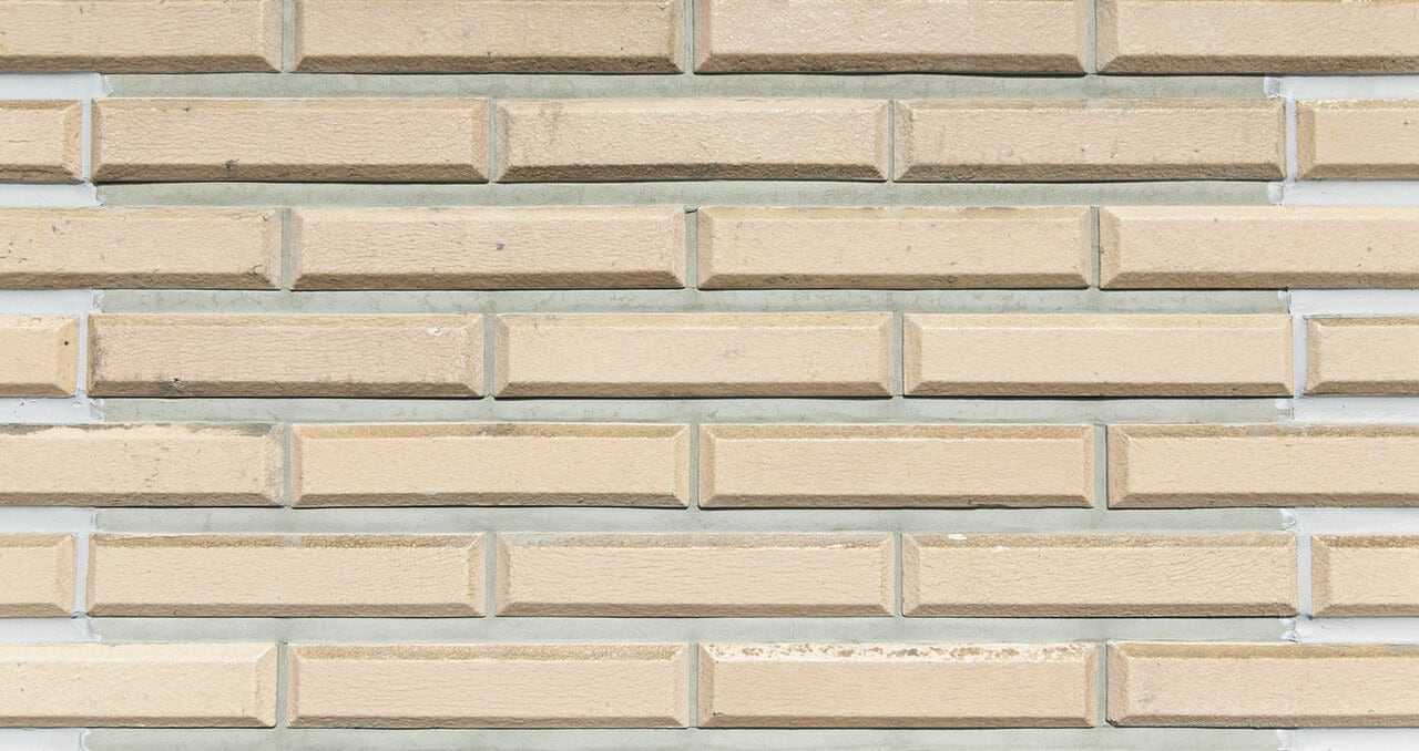 外壁タイルも、弥栄会館時代からのものを可能な限り再利用した。