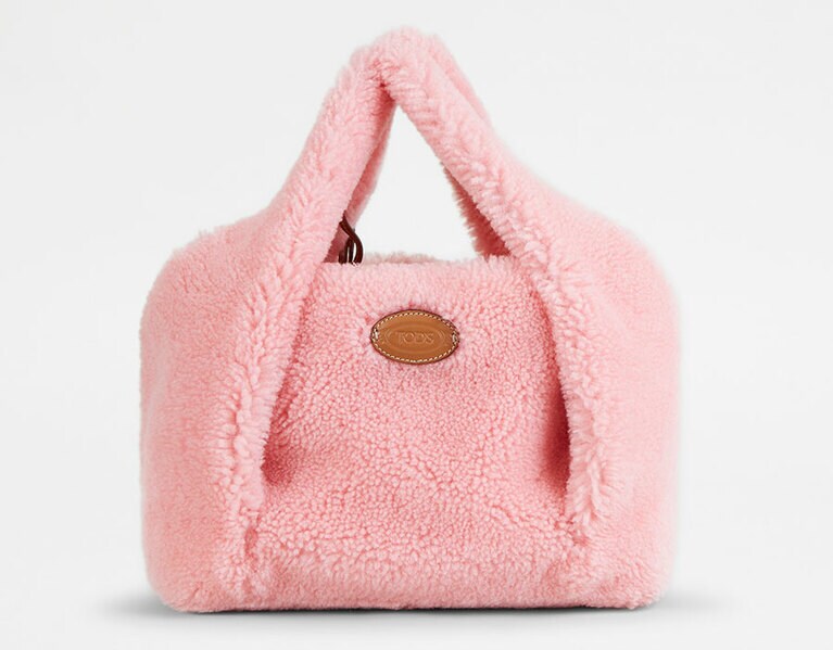 シャツ バッグ ショッピング ミニ W31×H19×D13cm 全7色 各267,300 円／トッズ・ジャパン(TOD'S LIE ON A LION先行販売)