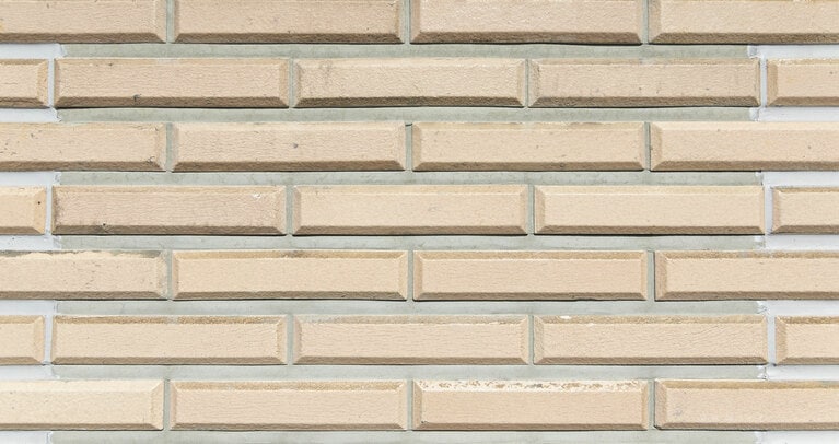 外壁タイルも、弥栄会館時代からのものを可能な限り再利用した。