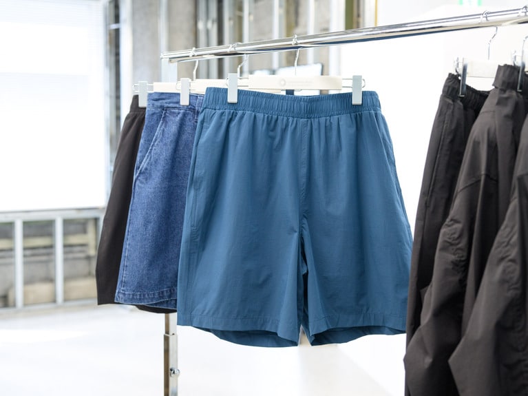 ショートパンツ ネイビー　1,998円／コンビニエンスウェア　※ネイビー、くろ、グリーン（近日発売予定）の3カラー展開。