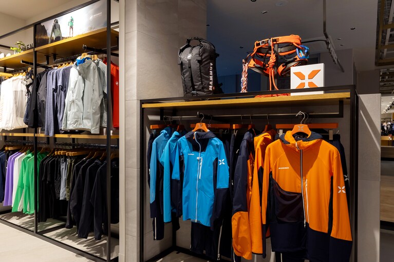 “日本一楽しい街”博多に誕生した日本一楽しいアウトドアストア「マムート 福岡天神」