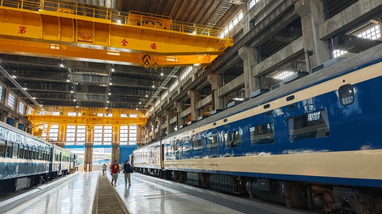 こちらは583系電車の中間車。鉄道ファンが歓喜する存在です。