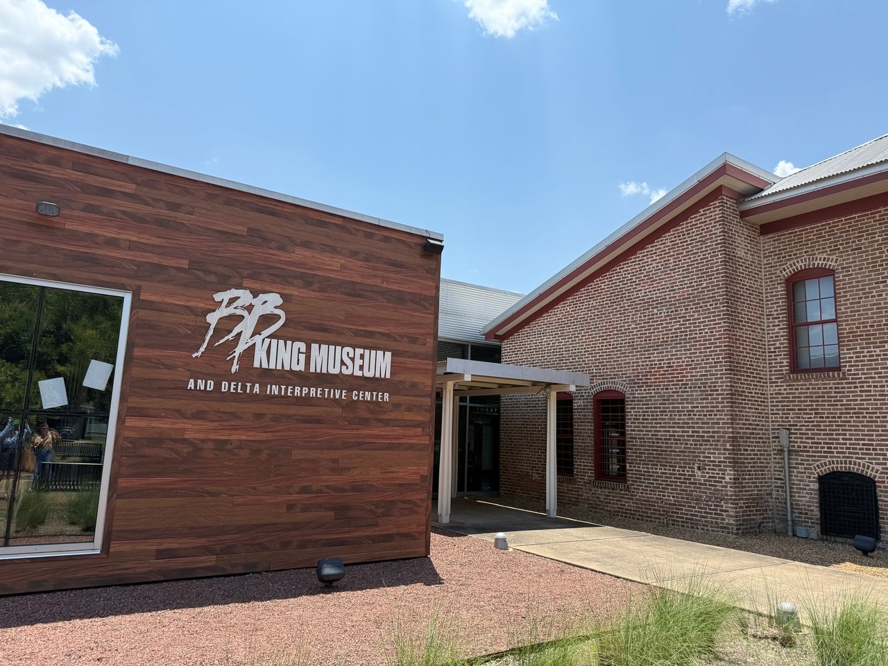 実際に使用されていたギターやスタジオが展示されているBBキングファン歓喜の博物館。