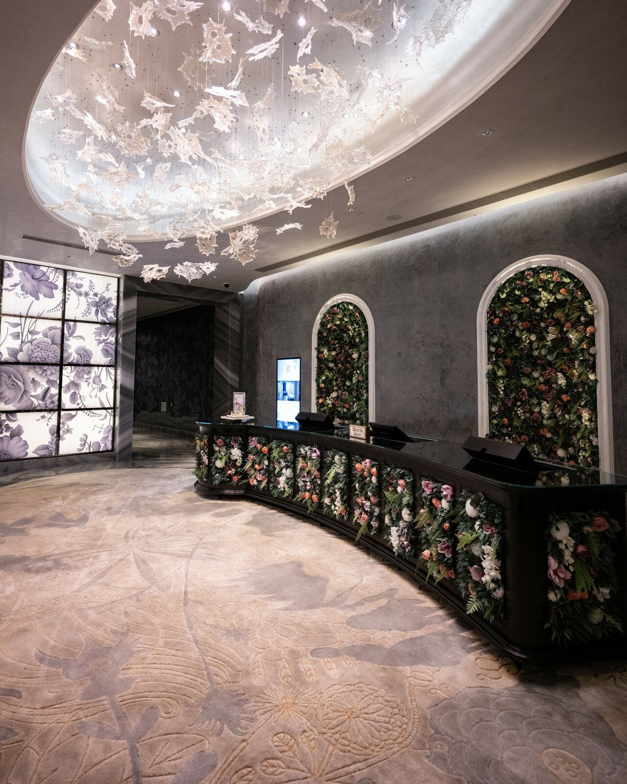 ラグジュアリーなスパのエントランス。