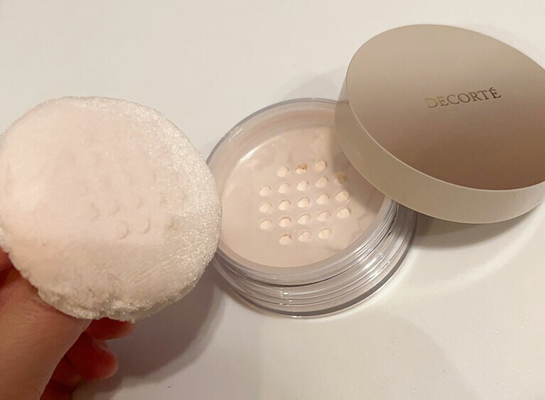 フェイスパウダー 02 nude beige。