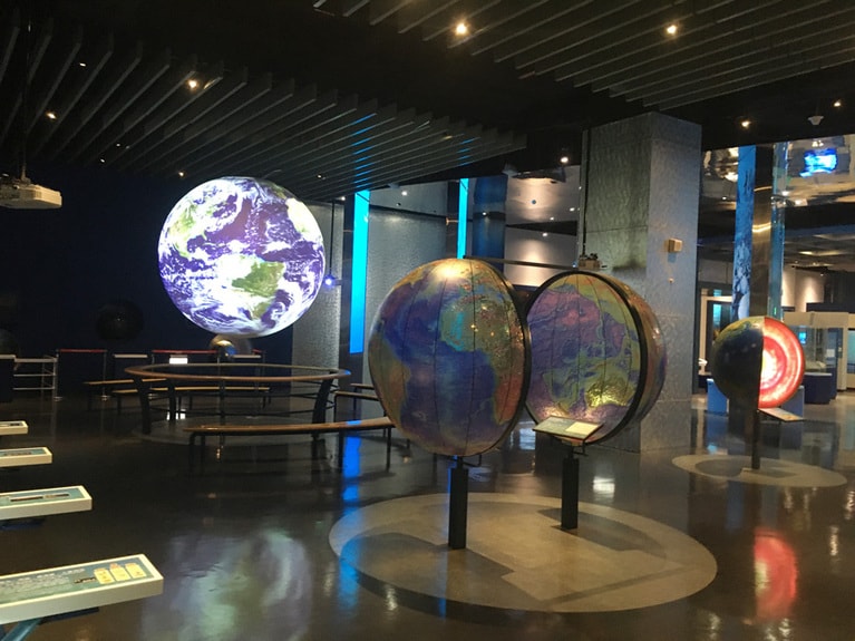 海洋をテーマにしていますが,それに関連する宇宙や水の説明なども。