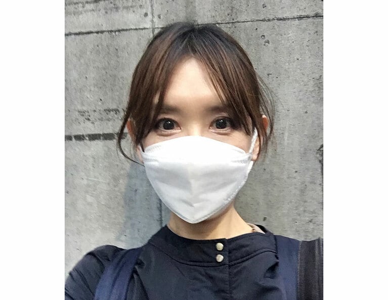 下地すら塗っていなくて、メイクは眉と涙袋のみ。涙袋の便利さたるや！