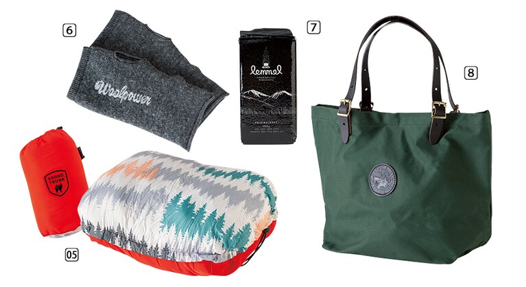 左から：5. トラベルピロー 4,250円／グランドトランク、6. リストゲイター 200 3,000円／ウールパワー、7. 粗挽きコーヒー アラビカ豆 450g 2,700円／レンメルコーヒー、8. マーケットトート 15,000円／ダルースパック