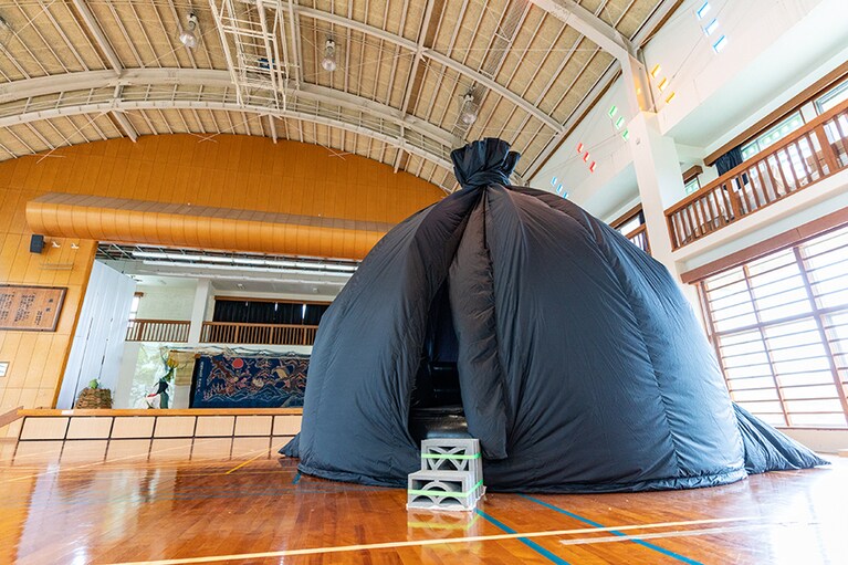 Chim↑Pom from Smappa!Group(展示場所：大宜味村立旧塩屋小学校)。