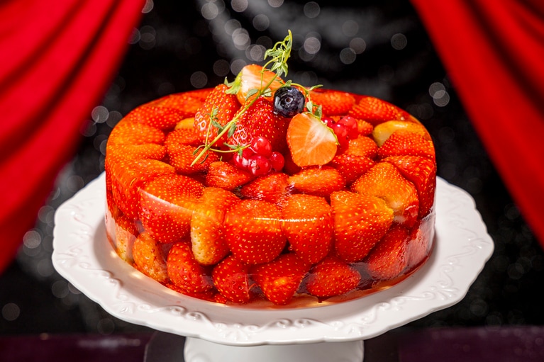 フレッシュないちごをノンアルコールの白ワインゼリーで閉じ込めた「いちごコレクション」。