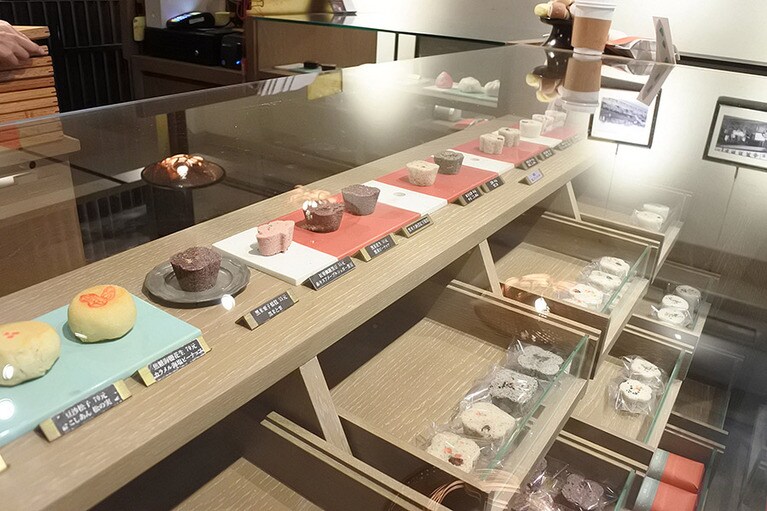 ずらりと並ぶ中華菓子。