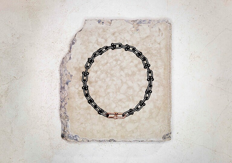 ネックレス 2,860,000円。