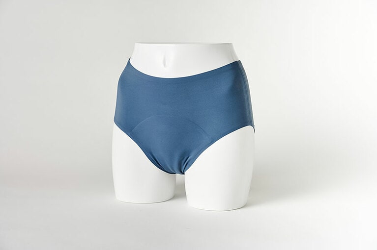 ユニクロ エアリズム吸水サニタリーショーツ 1,990円。