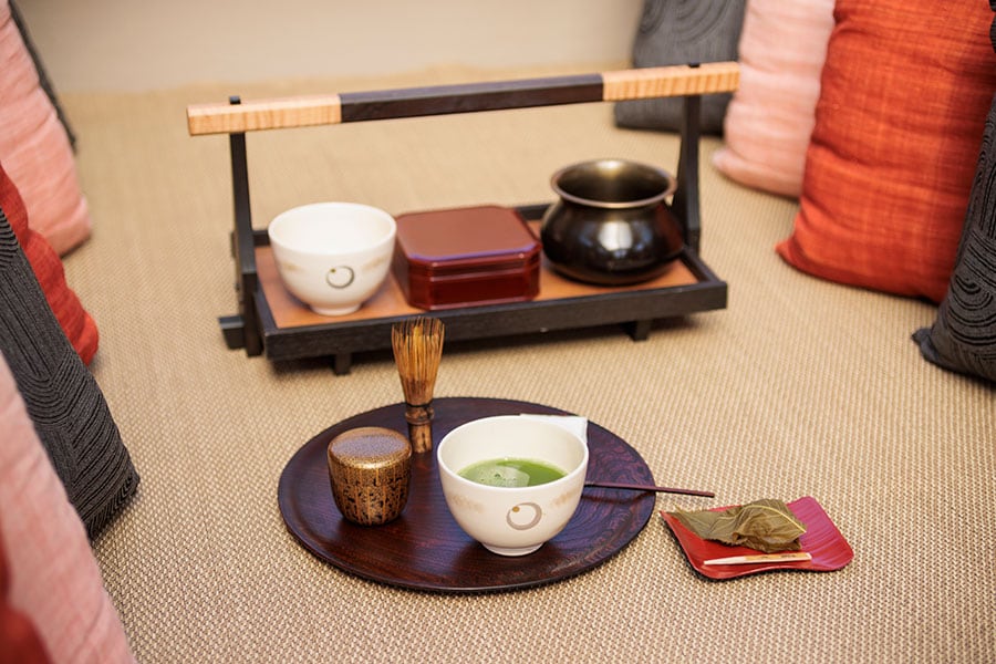 野点用の抹茶「録碧」は、宇治の「利招園茶舗」が「星のや京都」のために厳選したもの。