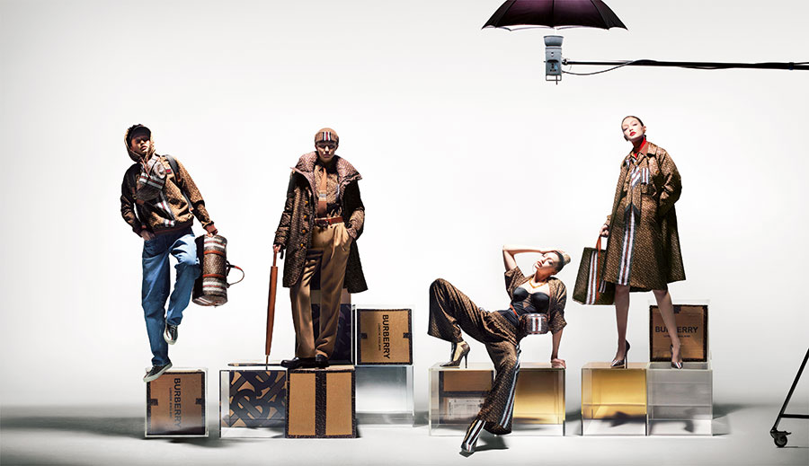 ©Courtesy of Burberry／Nick Knight