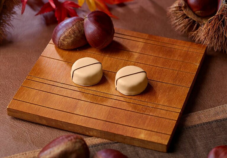 マルシェ ド ショコラ「ボンボンショコラ マロン」1個 216円。