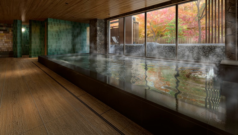 秋は、紅葉を愛でながら、ゆったりと。